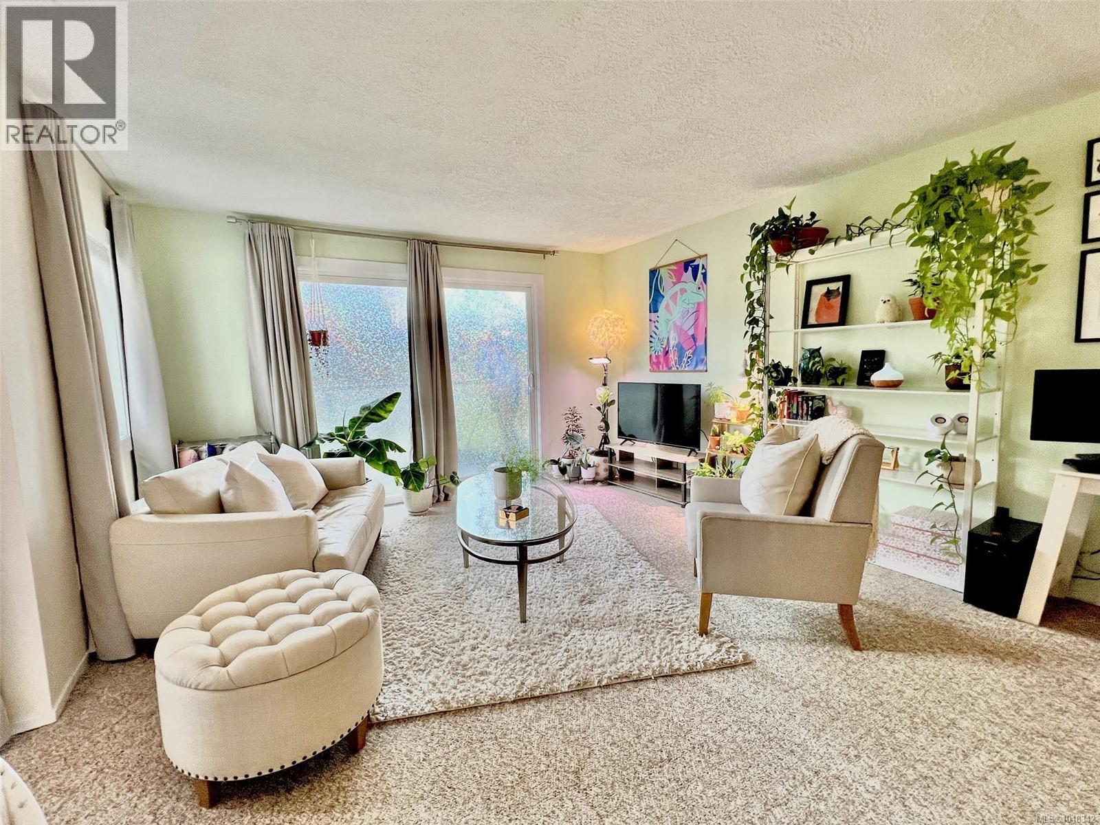 309 1342 Hillside Avenue, Victoria