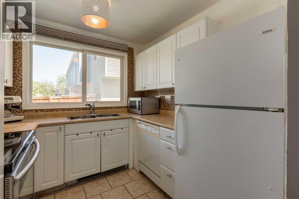 Single Family House for Sale in   Pensacola Crescent SE Penbrooke Meadows Calgary 