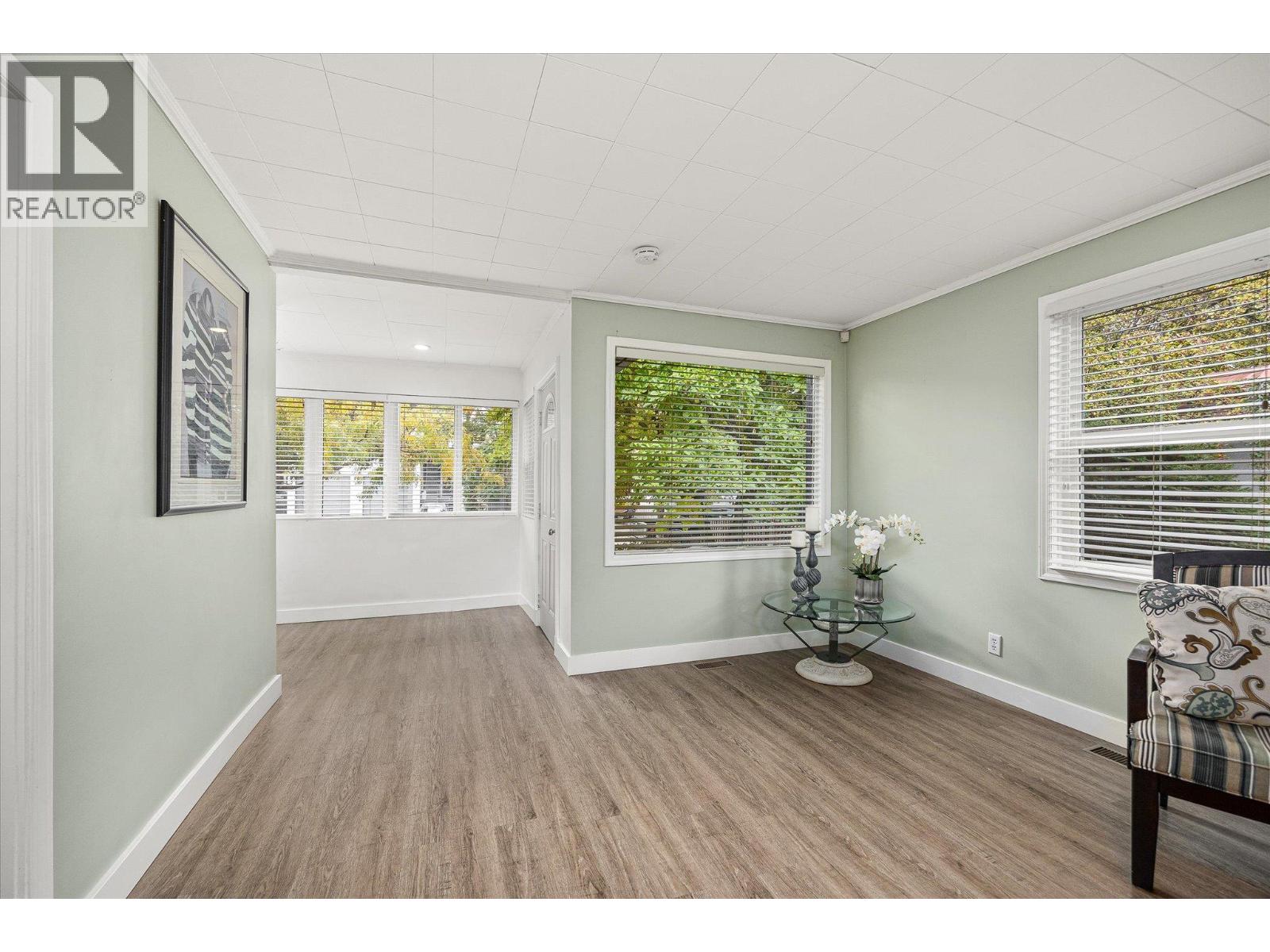  836 Cawston Avenue, Kelowna