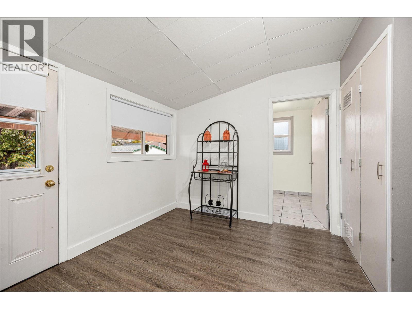  836 Cawston Avenue, Kelowna