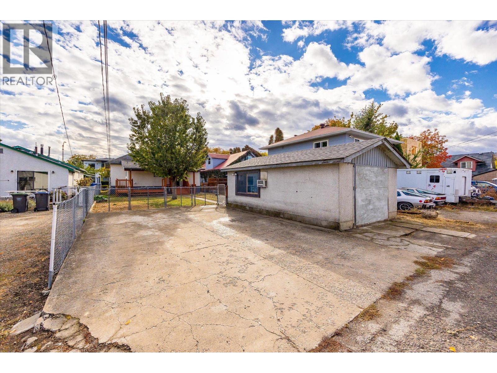  836 Cawston Avenue, Kelowna