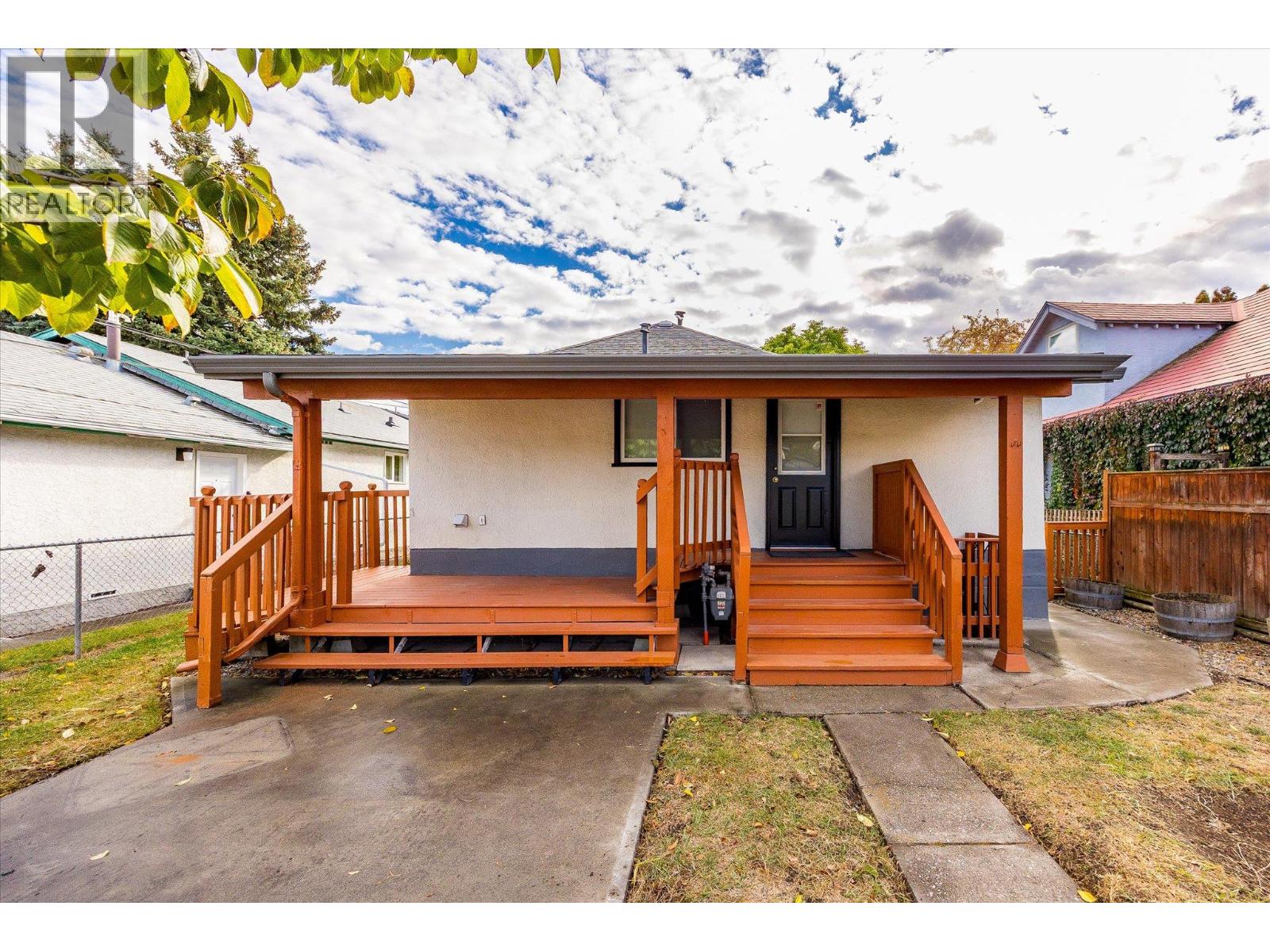  836 Cawston Avenue, Kelowna