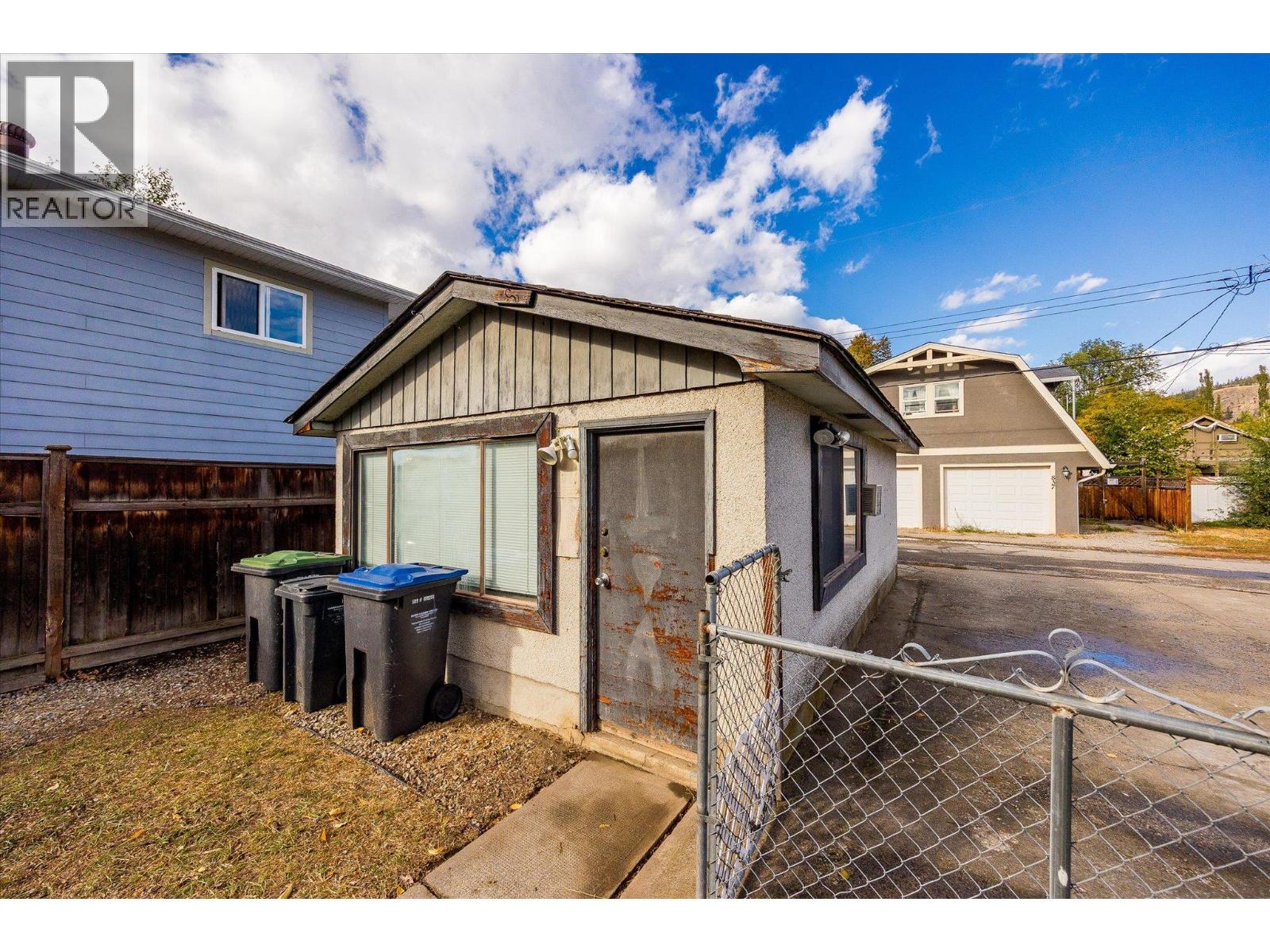  836 Cawston Avenue, Kelowna