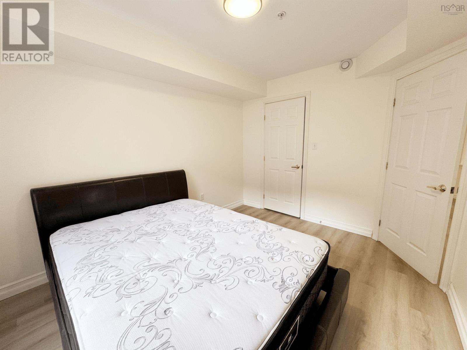 Property 14 of 30 of 507 1041 Wellington Street