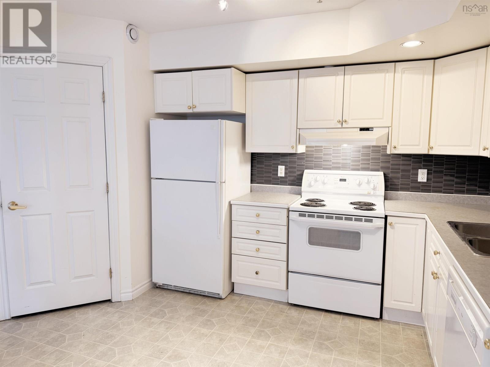 Property 3 of 30 of 507 1041 Wellington Street