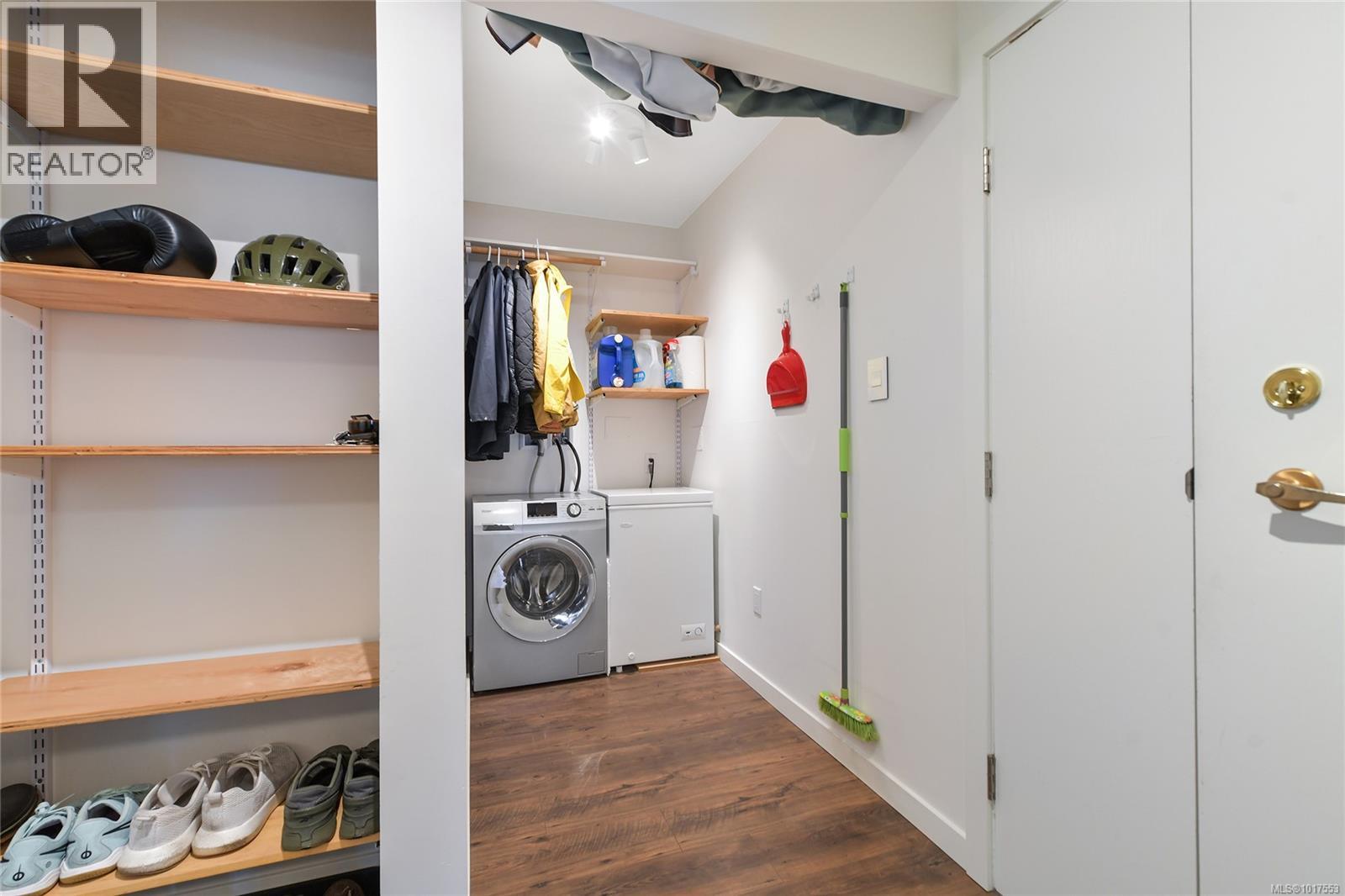 208 955 Dingley Dell, Esquimalt