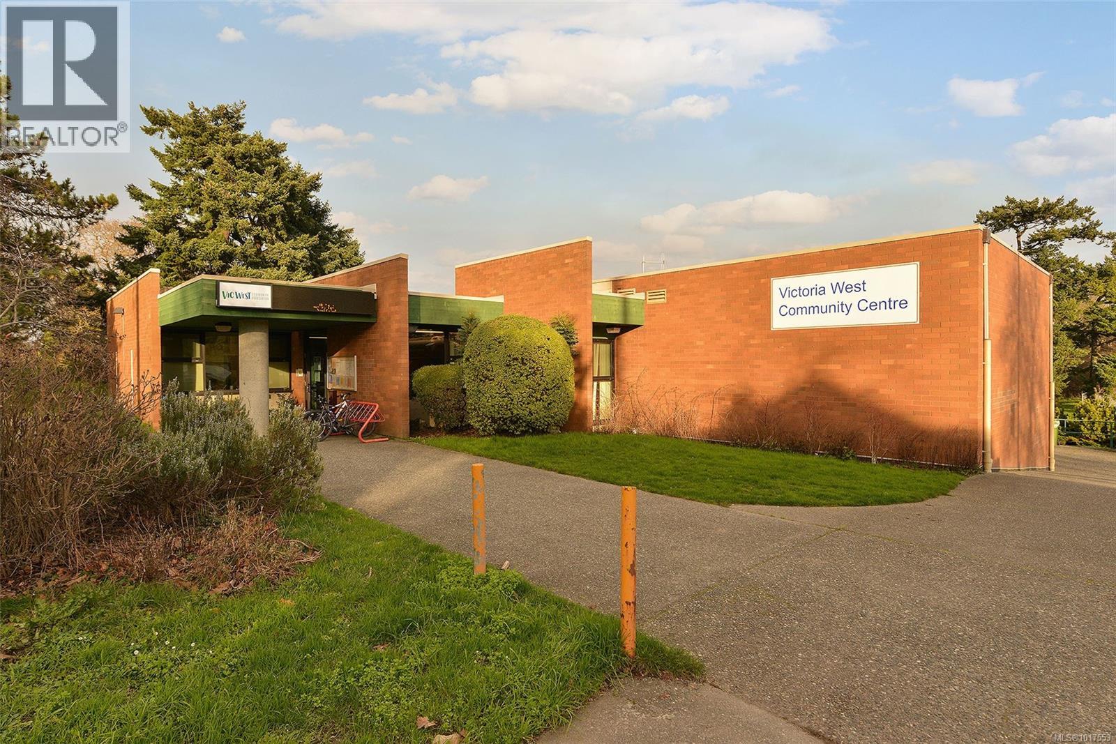 208 955 Dingley Dell, Esquimalt