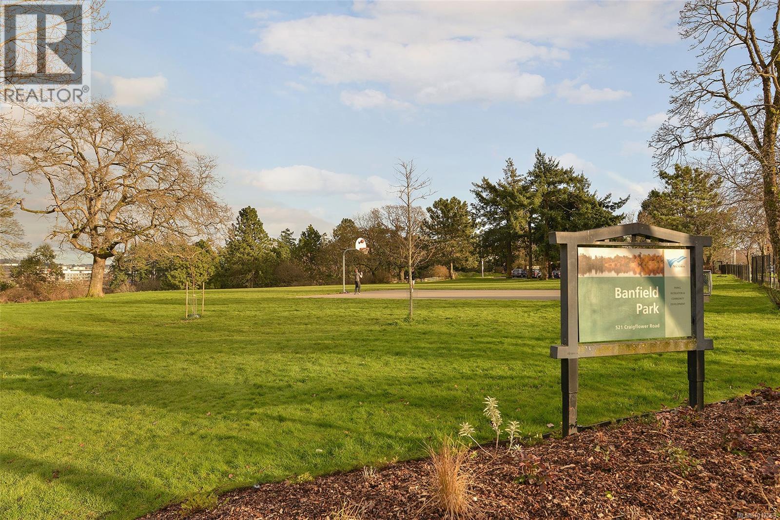 208 955 Dingley Dell, Esquimalt