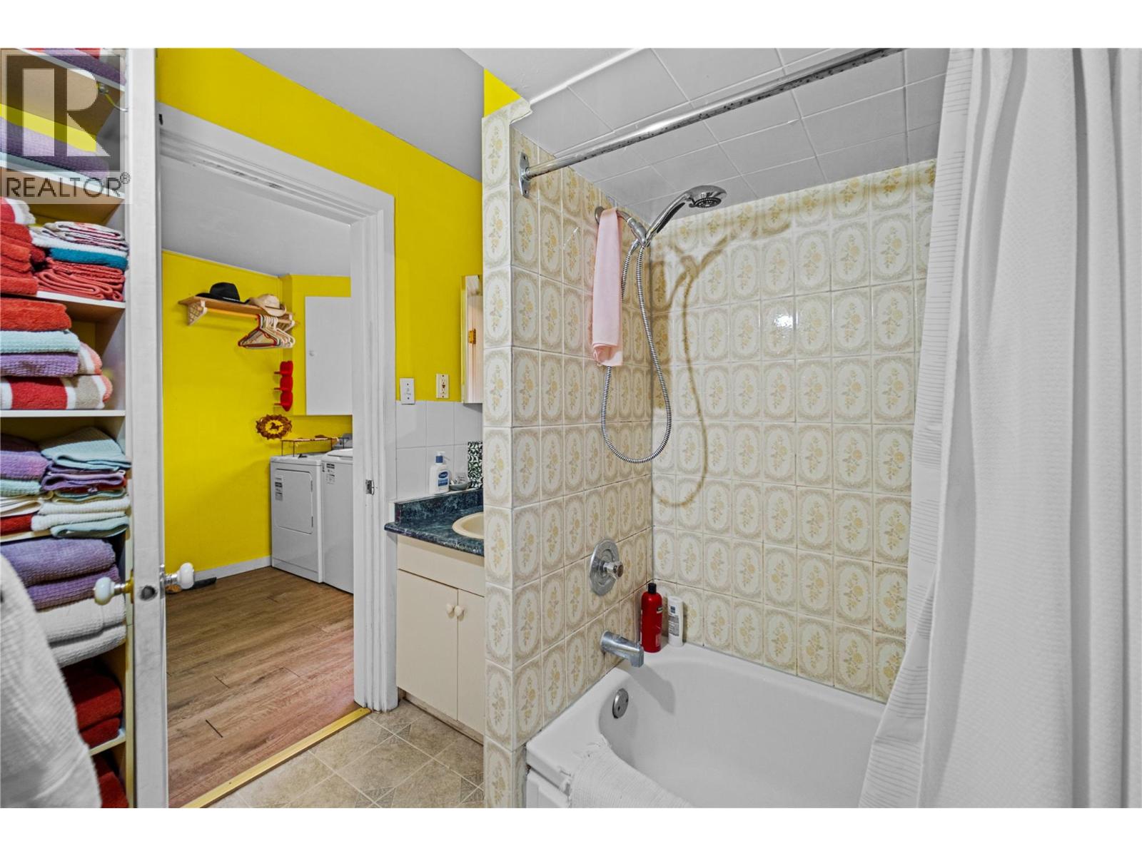 1201 GOVERNMENT Avenue, Merritt