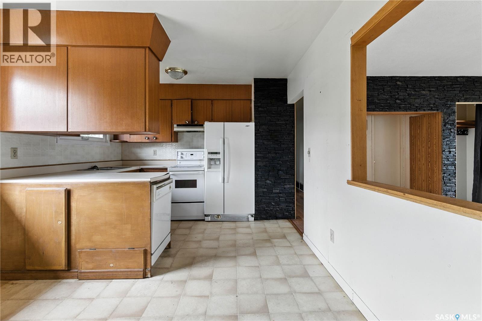 Single Family House Bungalow for Sale in  Horace STREET Regina 