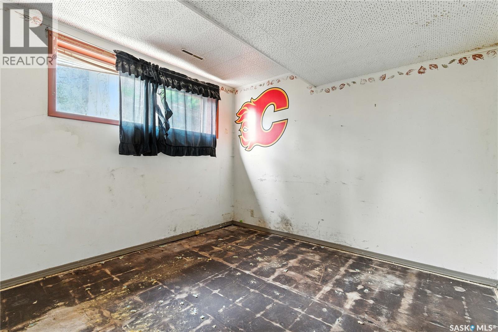 Single Family House Bungalow for Sale in  Horace STREET Regina 