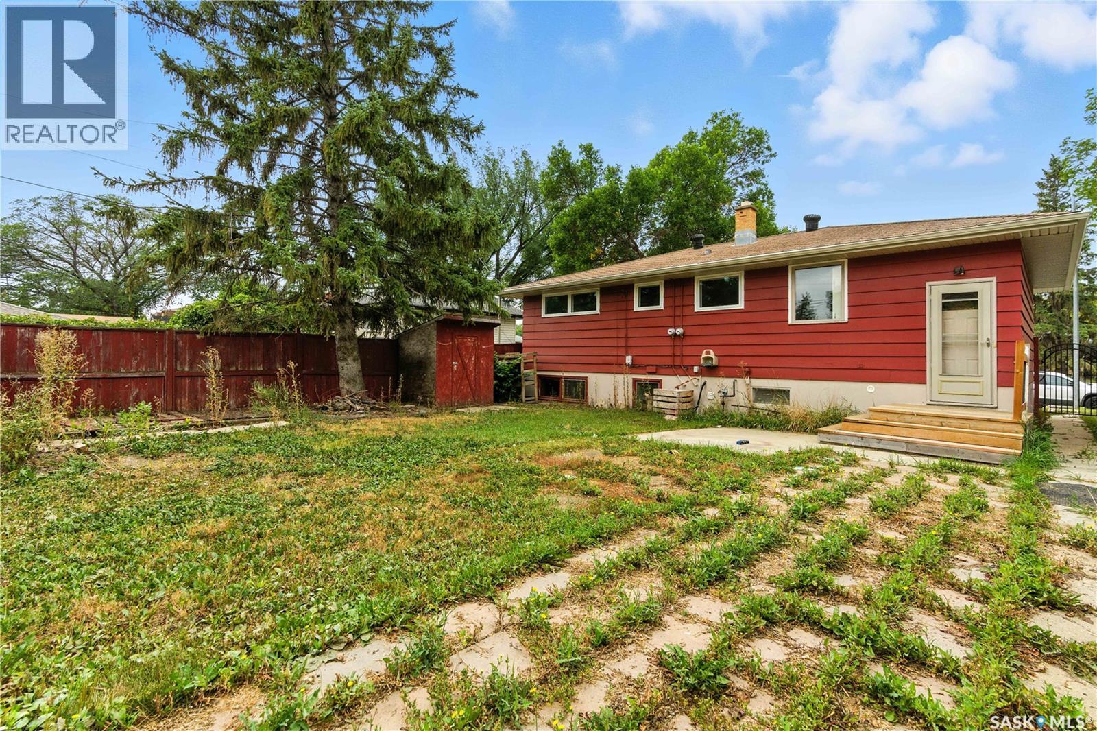 Single Family House Bungalow for Sale in  Horace STREET Regina 