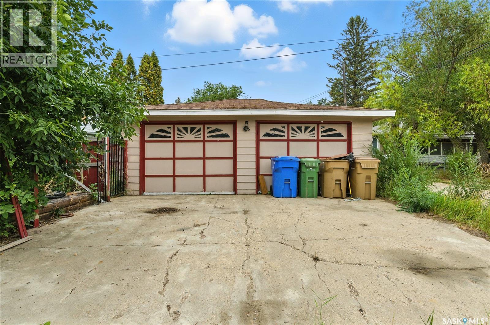 Single Family House Bungalow for Sale in  Horace STREET Regina 