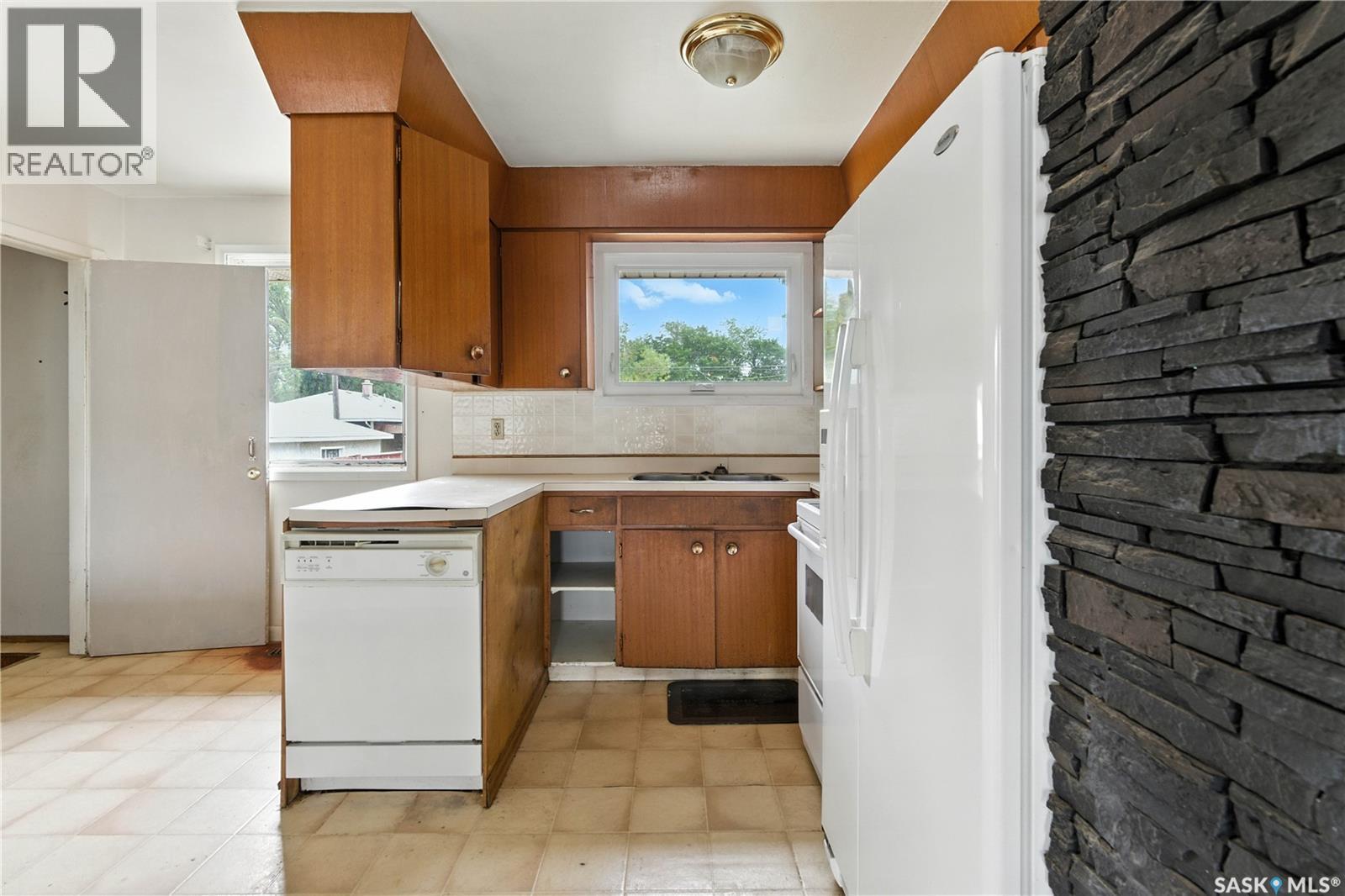 Single Family House Bungalow for Sale in  Horace STREET Regina 