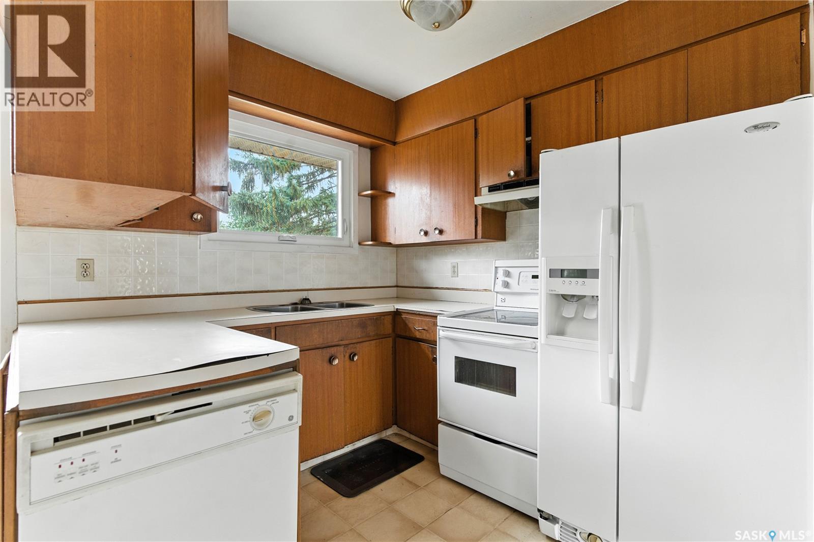 Single Family House Bungalow for Sale in  Horace STREET Regina 