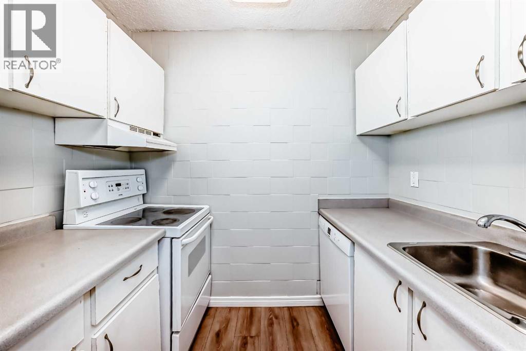 Single Family House for Sale in    Street NW Hillhurst Calgary 