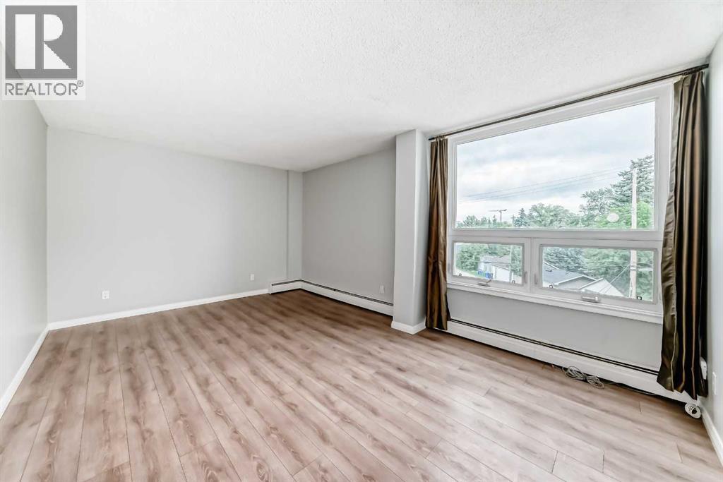 Single Family House for Sale in    Street NW Hillhurst Calgary 