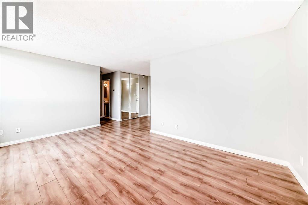 Single Family House for Sale in    Street NW Hillhurst Calgary 