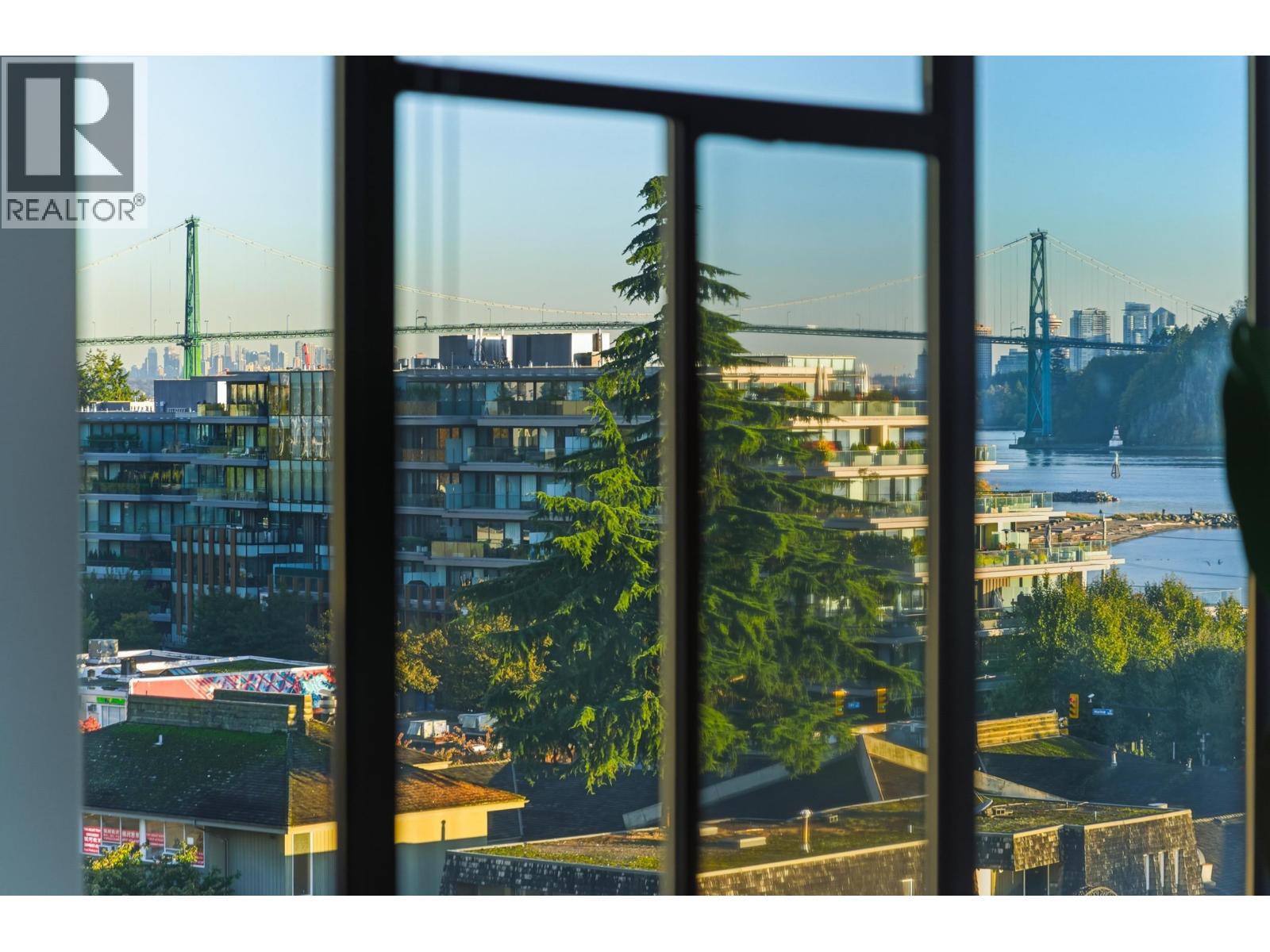 704 1480 DUCHESS AVENUE, West Vancouver