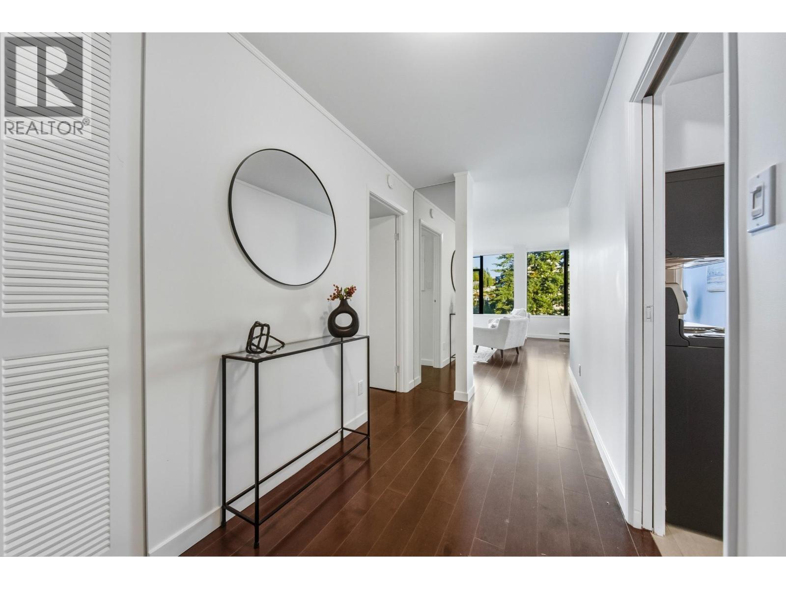 704 1480 DUCHESS AVENUE, West Vancouver
