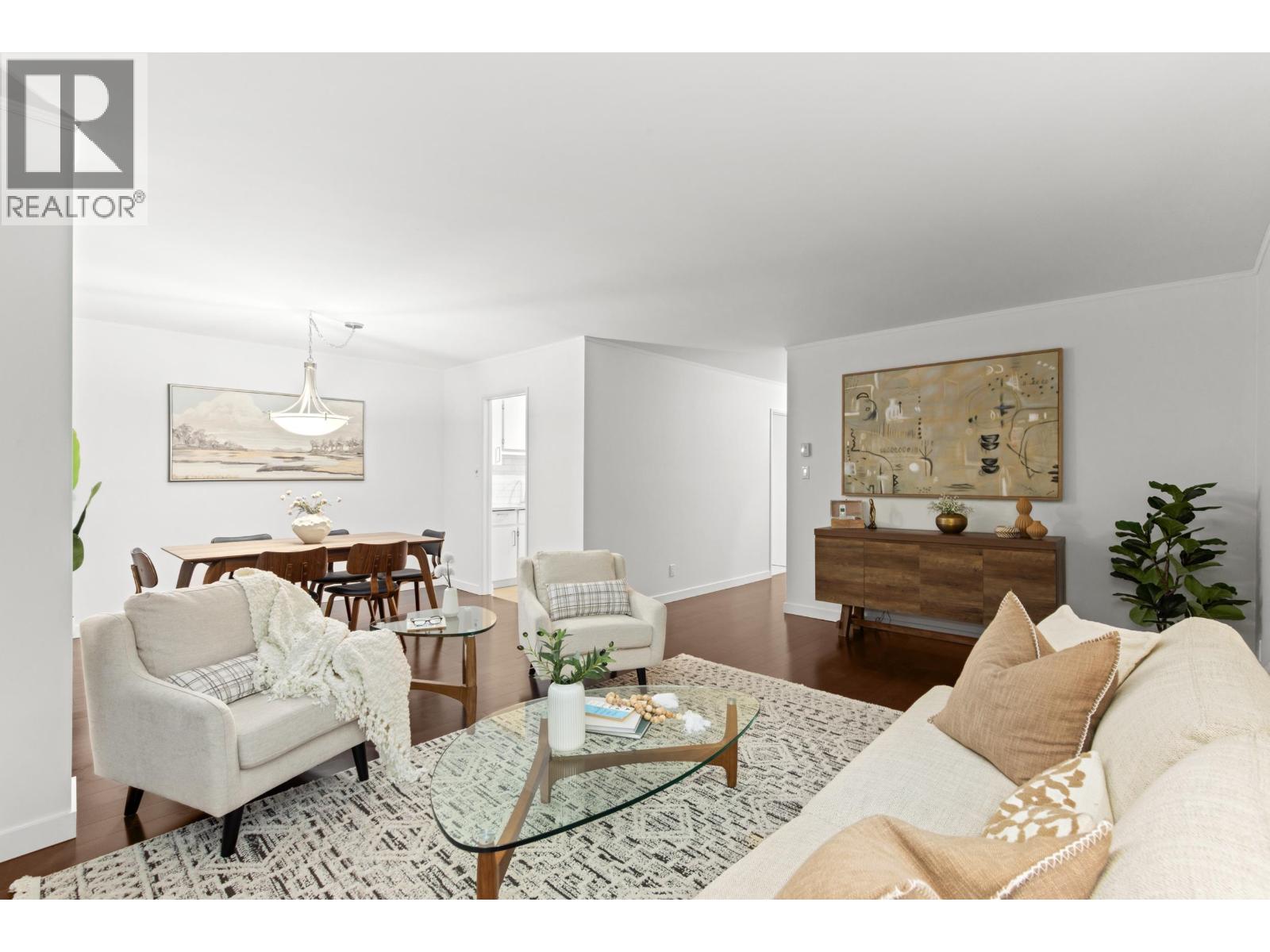 704 1480 DUCHESS AVENUE, West Vancouver