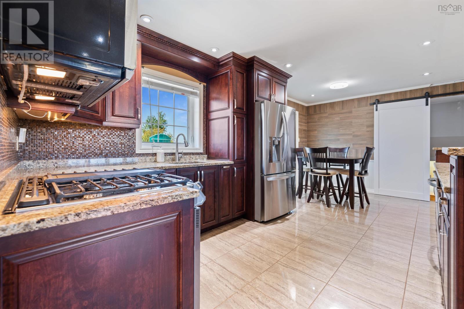 Property 7 of 49 of 2003 Highway 6 Highway