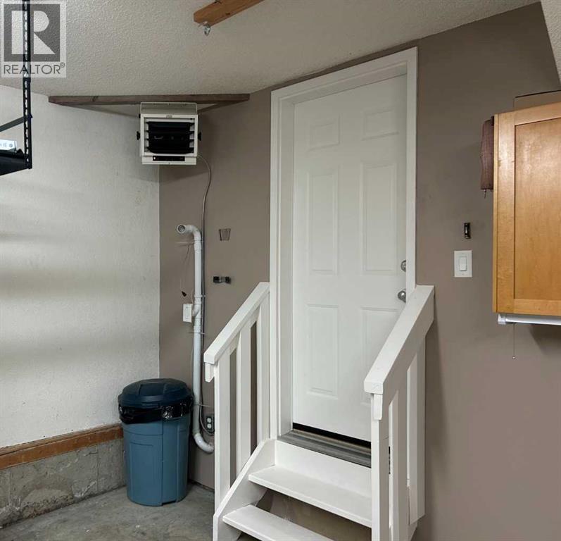 Single Family House for Sale in  Springbank Rise SW Springbank Hill Calgary 