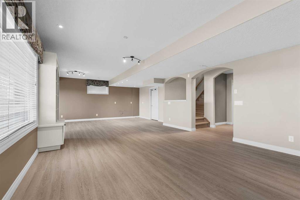 Single Family House for Sale in  Springborough Green SW Springbank Hill Calgary 