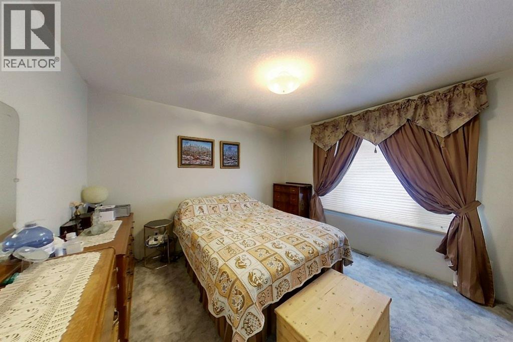 5114 49 AVE - 13