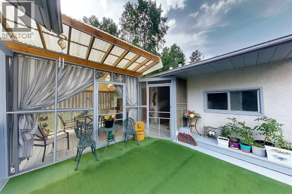 5114 49 AVE - 17