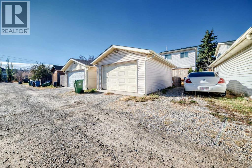 Single Family House for Sale in  Applecroft Road SE Applewood Park Calgary 