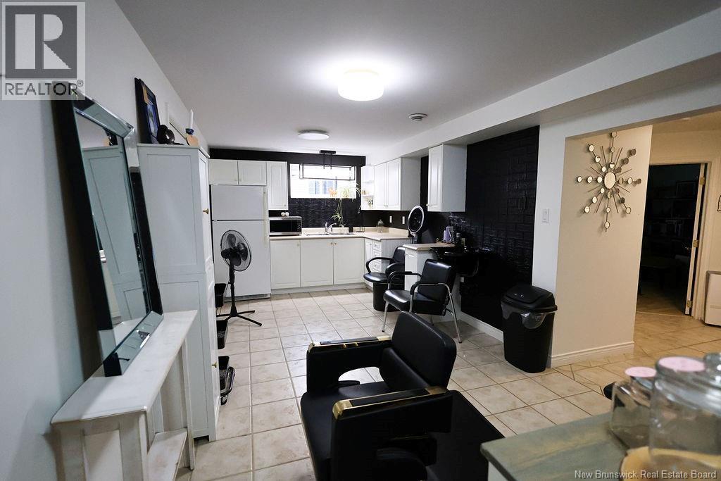 41 Cyr Street - 17
