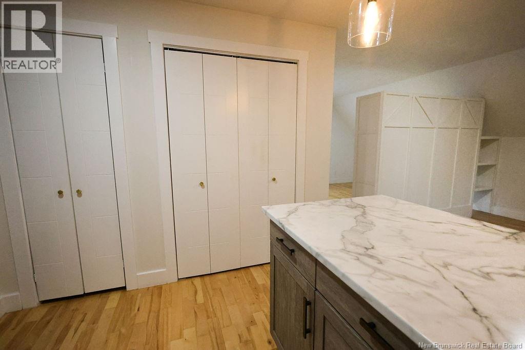 41 Cyr Street - 32