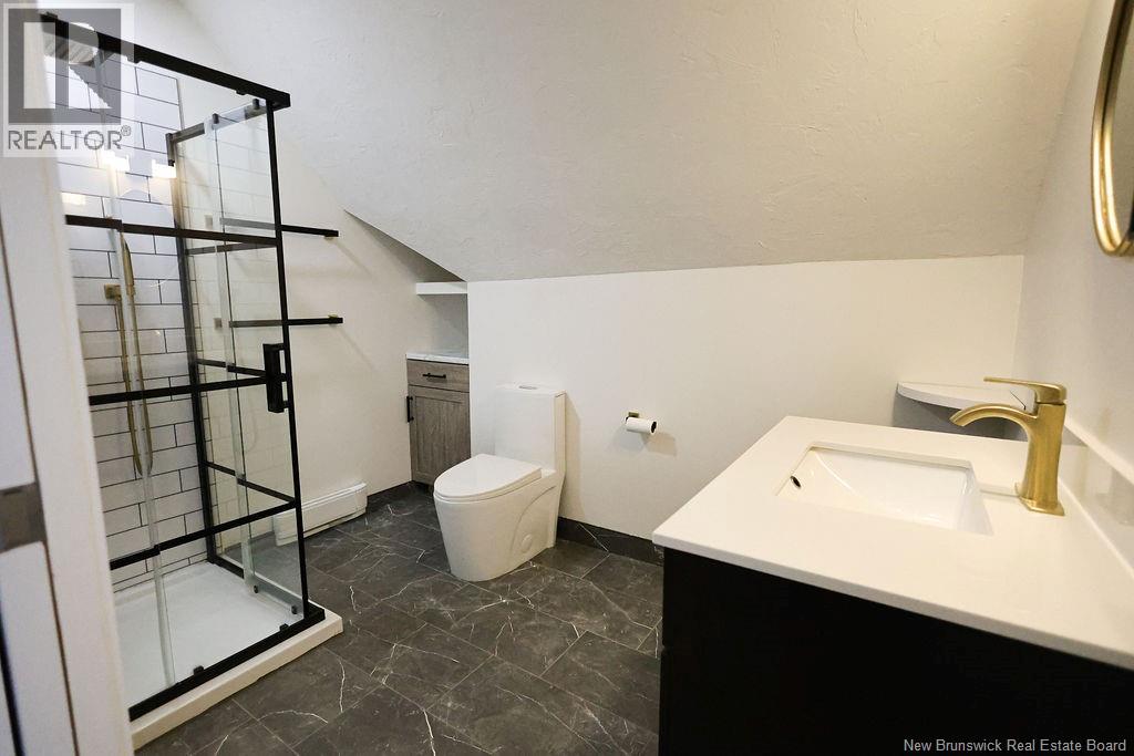 41 Cyr Street - 35