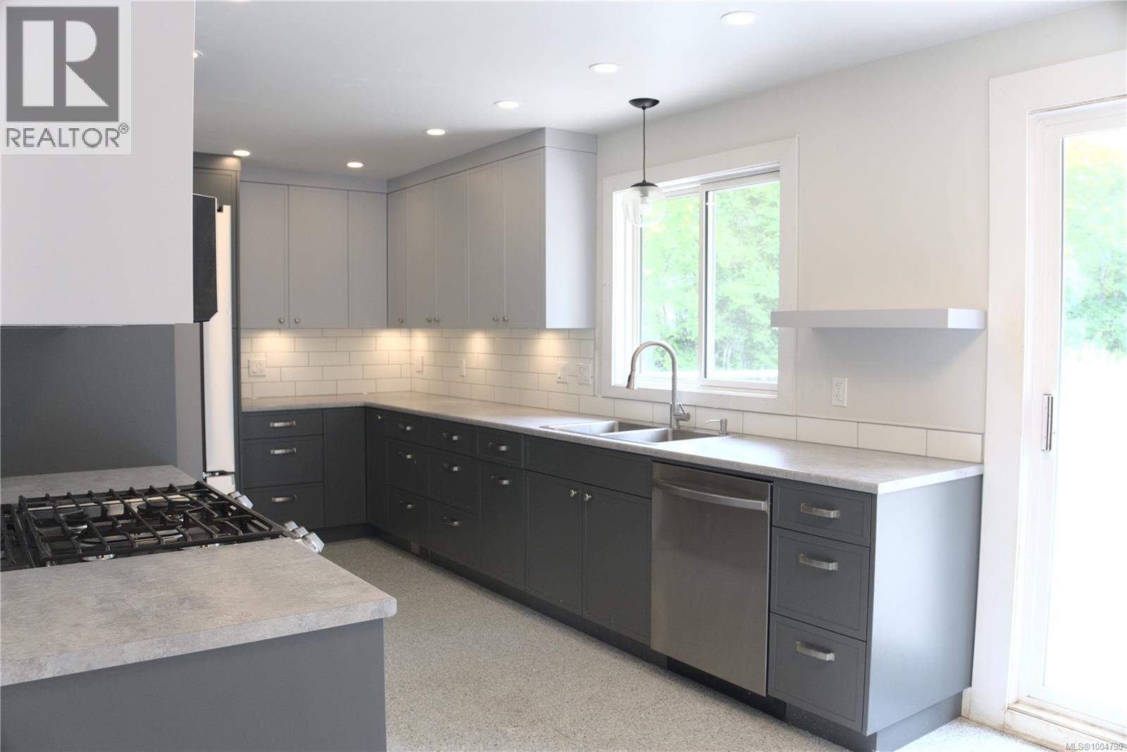 2298 Calais Rd, Duncan