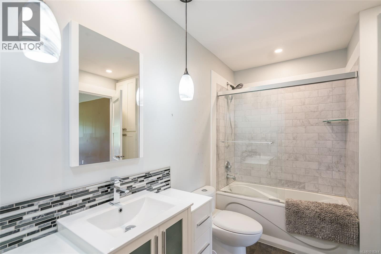 6 2655 Andover Rd, Nanoose Bay