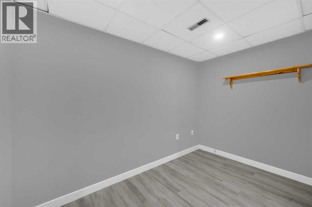Single Family House Bungalow for Sale in  Whitman Place NE Whitehorn Calgary 
