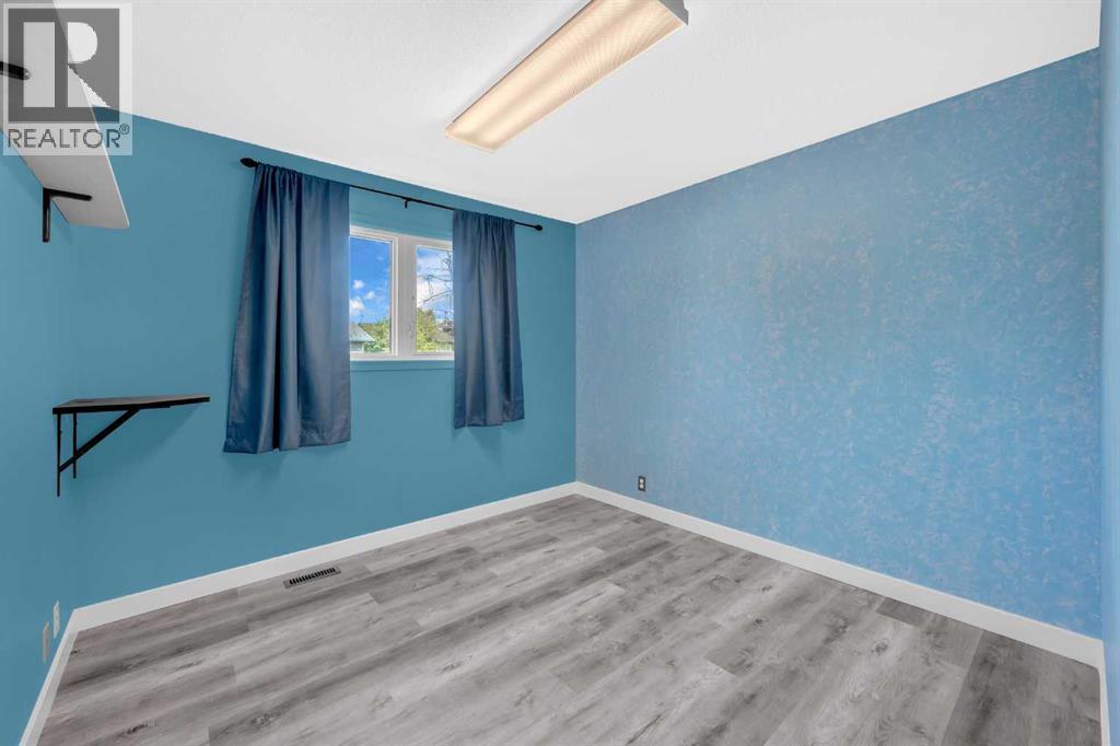 Single Family House Bungalow for Sale in  Whitman Place NE Whitehorn Calgary 