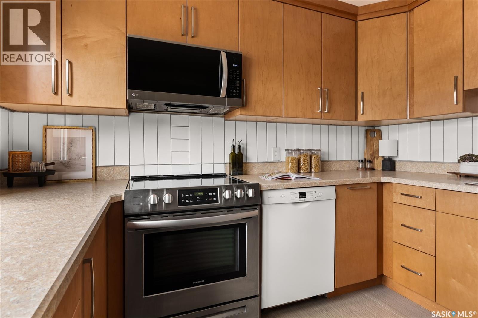 Single Family House 2 Level for Sale in  Odin WALK Regina 