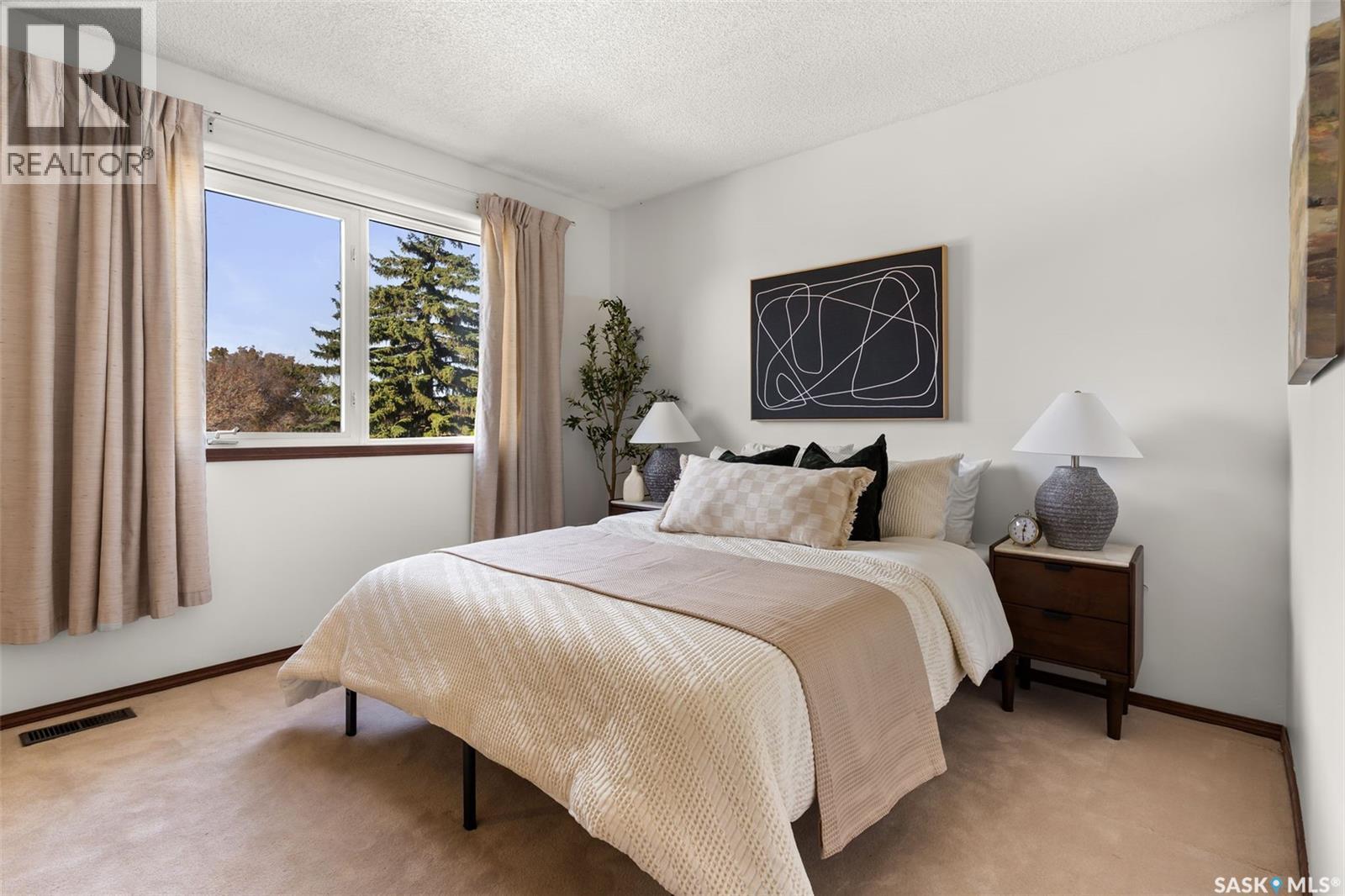 Single Family House 2 Level for Sale in  Odin WALK Regina 