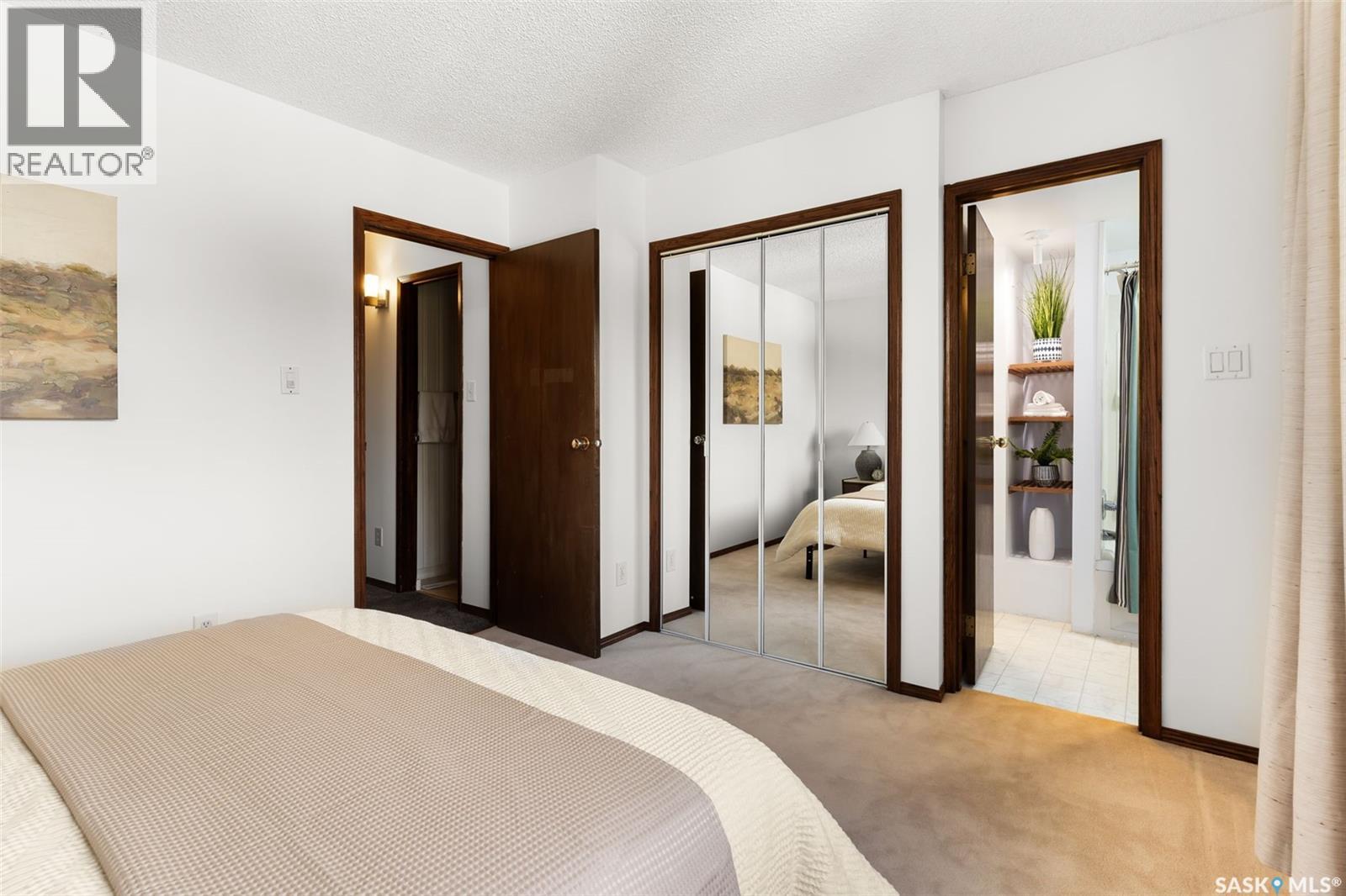 Single Family House 2 Level for Sale in  Odin WALK Regina 