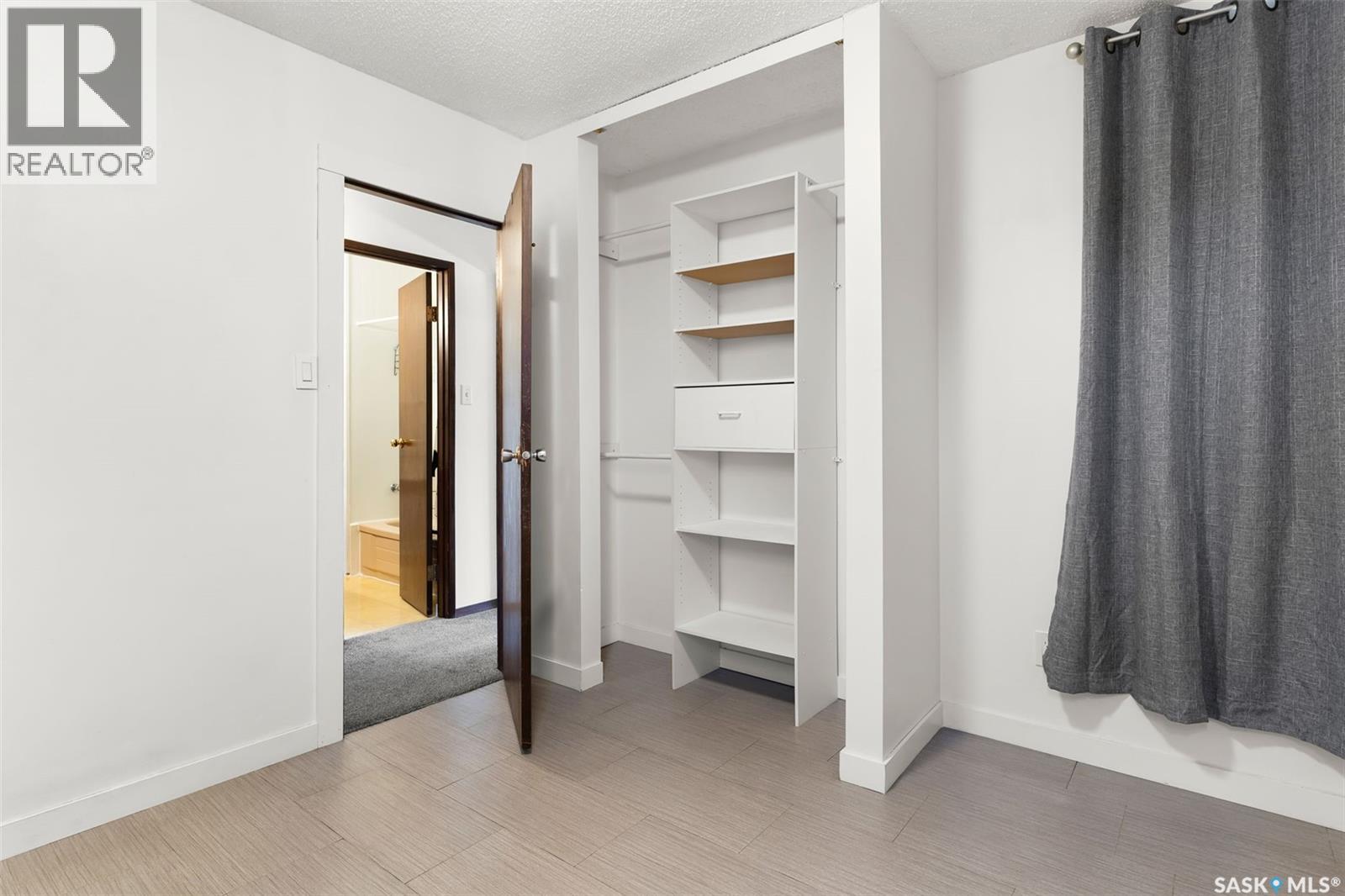 Single Family House 2 Level for Sale in  Odin WALK Regina 