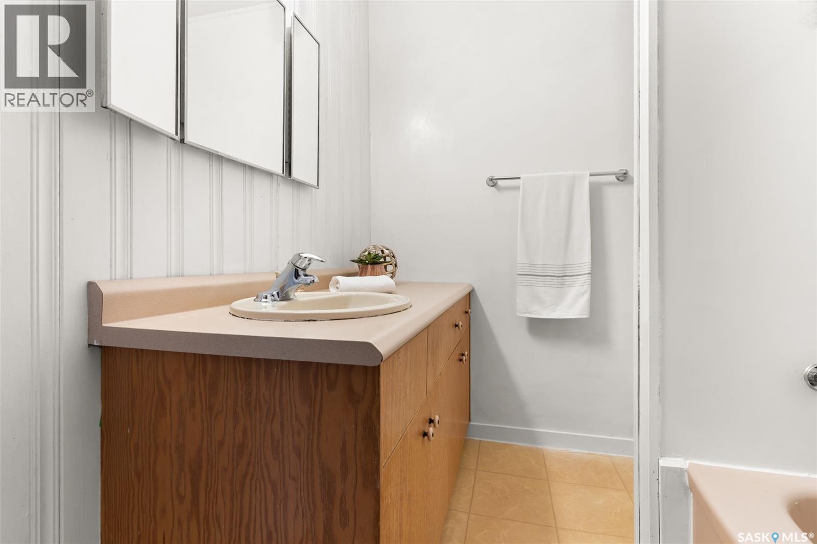 Single Family House 2 Level for Sale in  Odin WALK Regina 