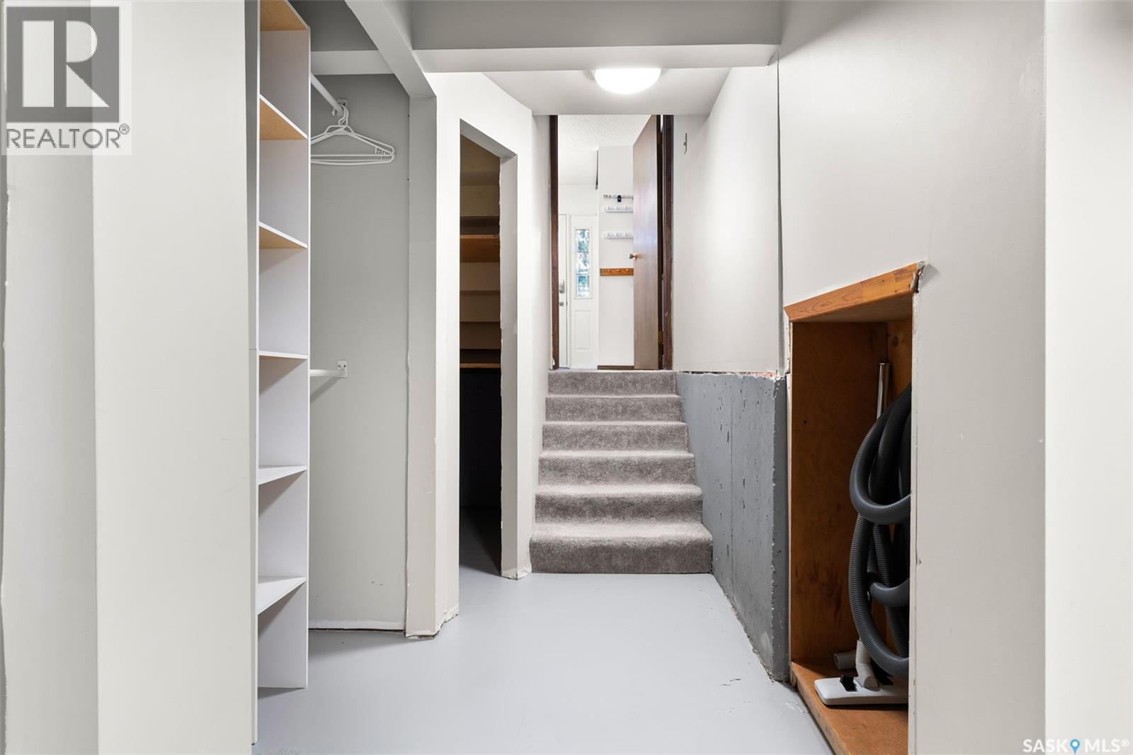 Single Family House 2 Level for Sale in  Odin WALK Regina 