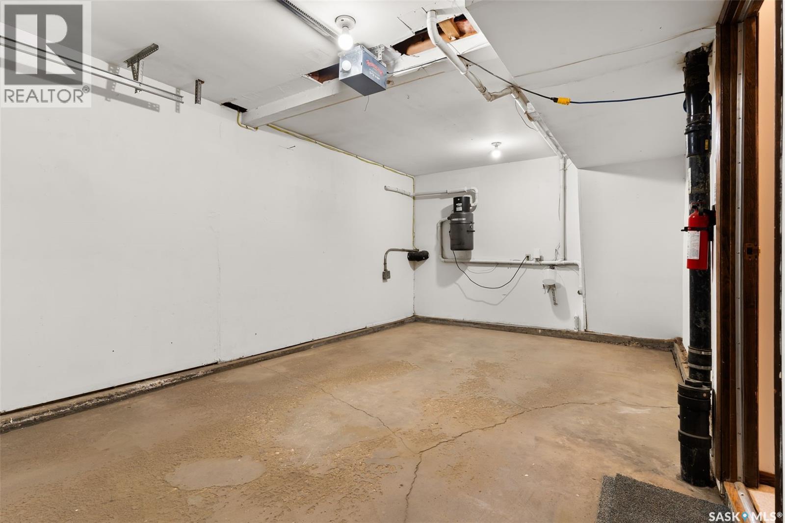 Single Family House 2 Level for Sale in  Odin WALK Regina 