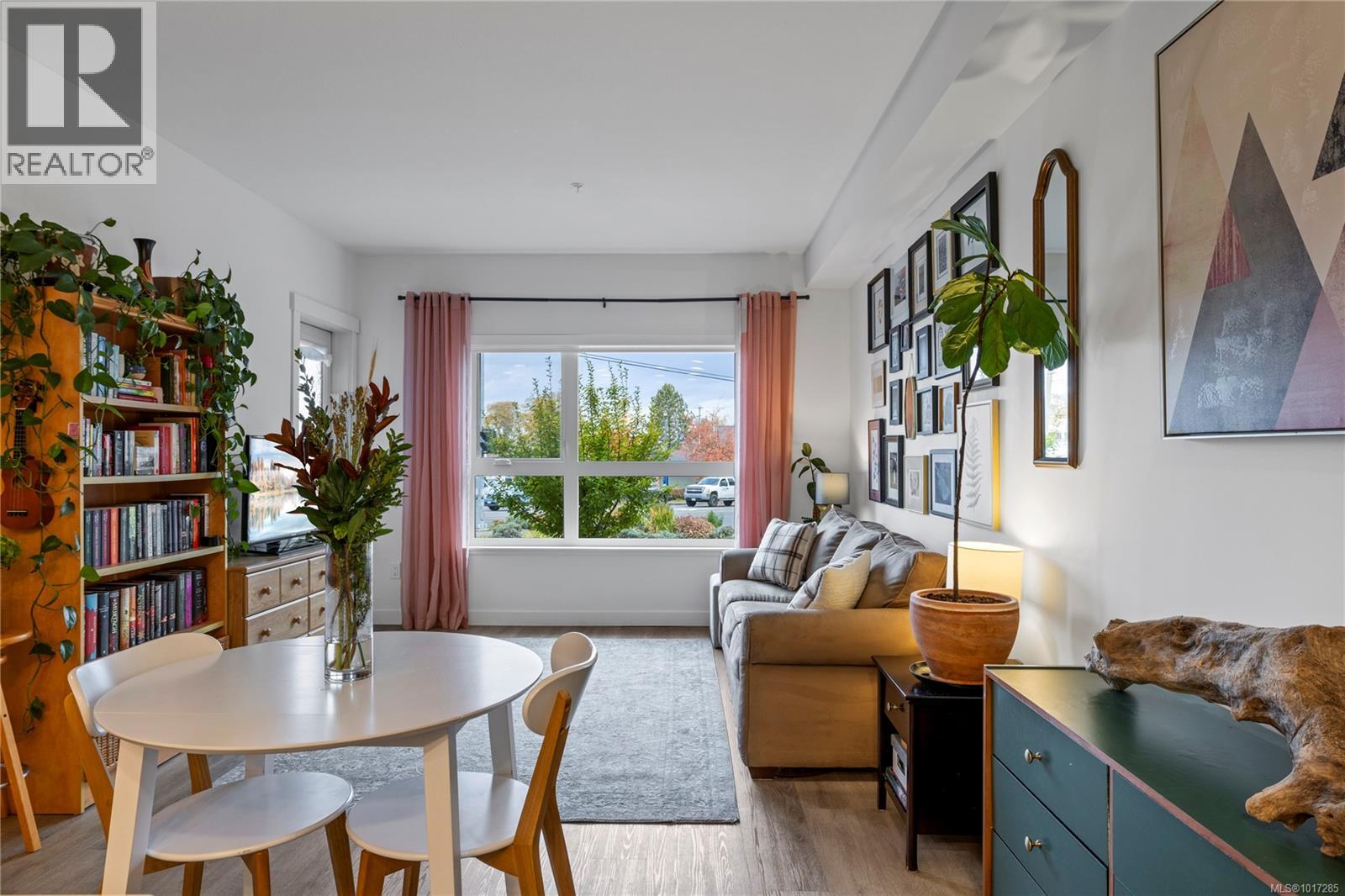 109W 140 Jensen Ave W, Parksville