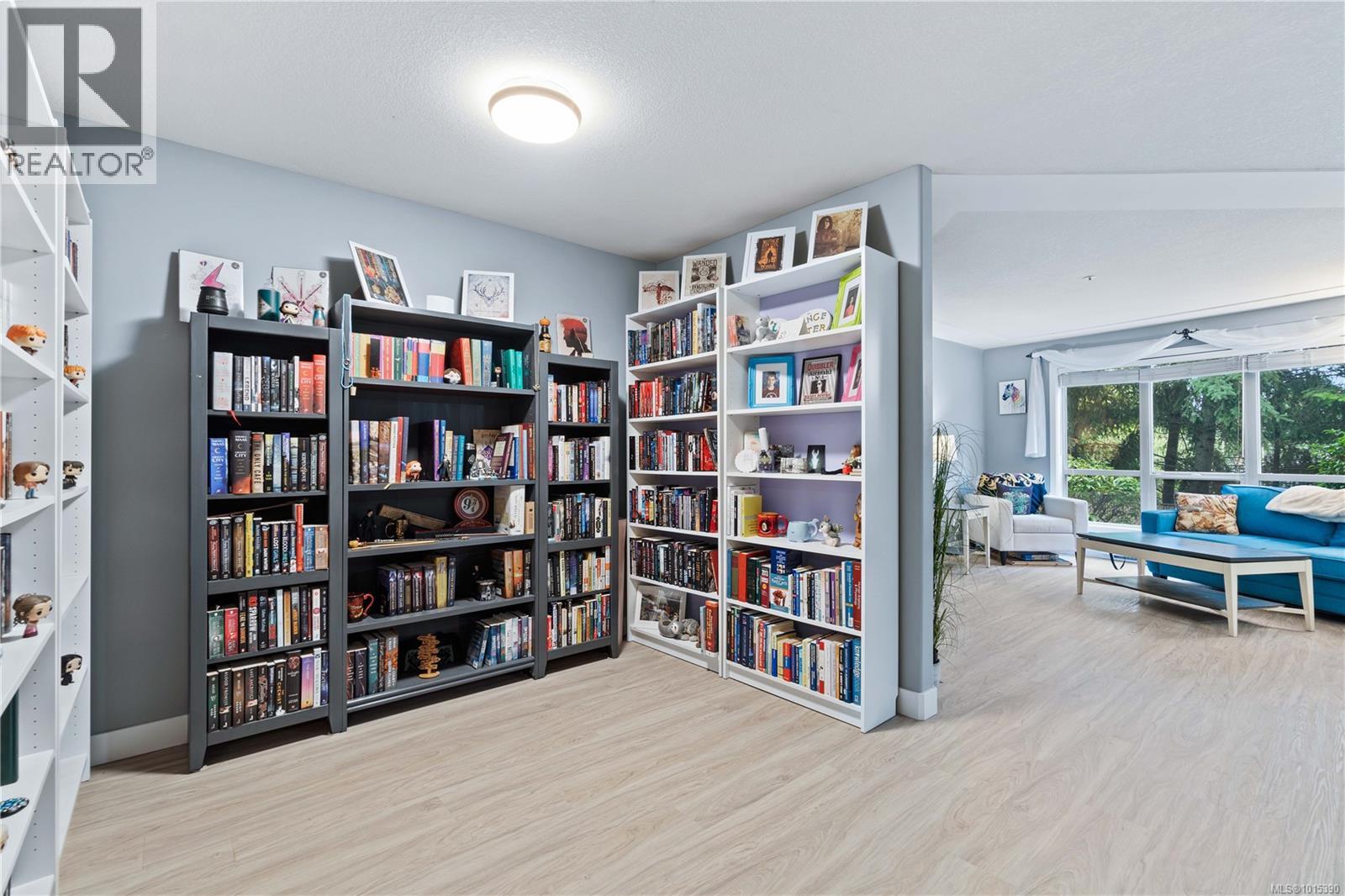 108 335 Hirst Ave W, Parksville