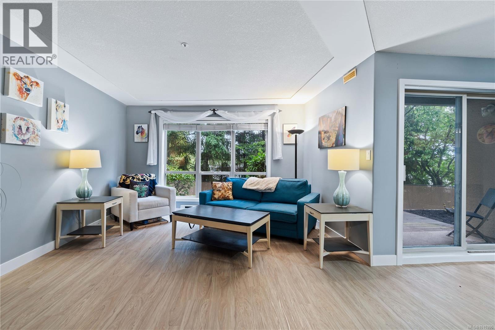 108 335 Hirst Ave W, Parksville