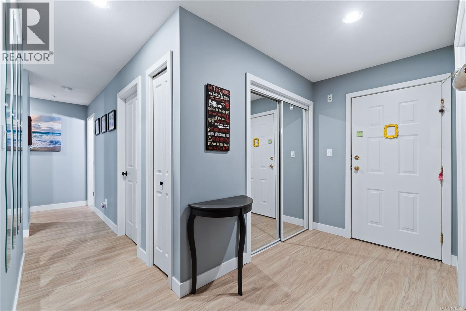 108 335 Hirst Ave W, Parksville