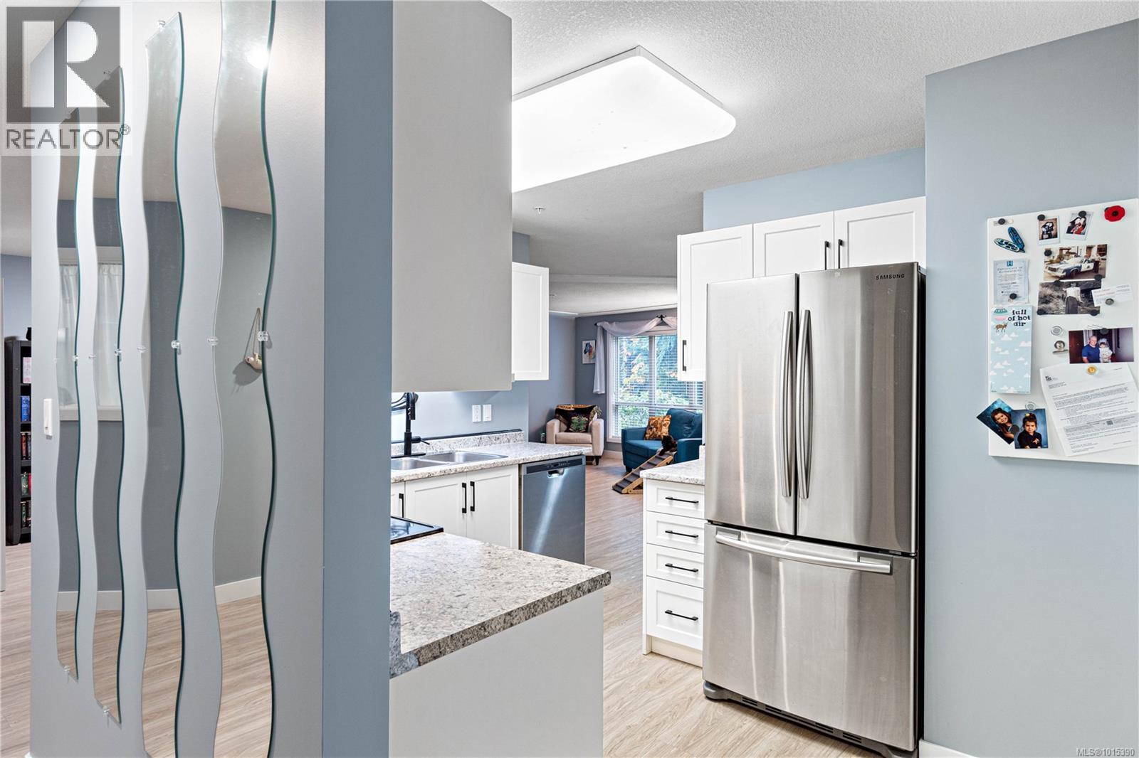 108 335 Hirst Ave W, Parksville